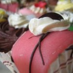 How to make a Valentine's Day candy bar