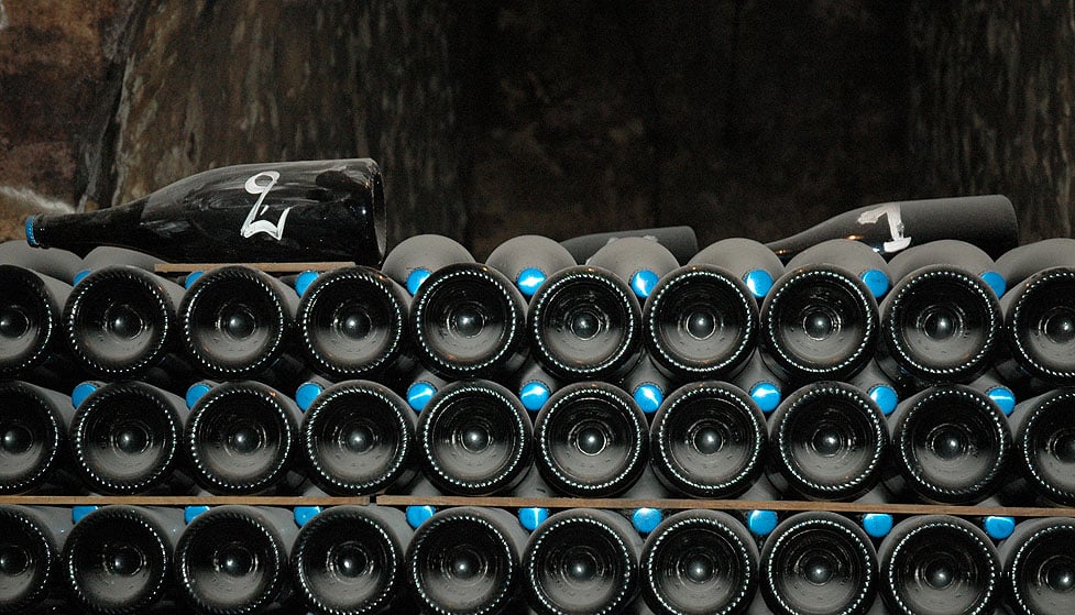 How to store champagne