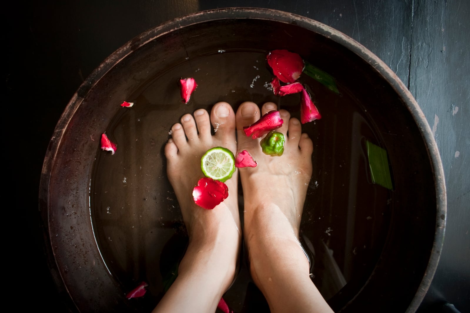 How to set up a home foot spa