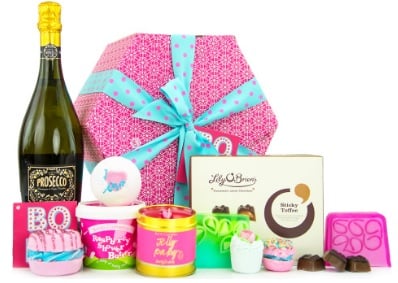 Anniversary gift hampers