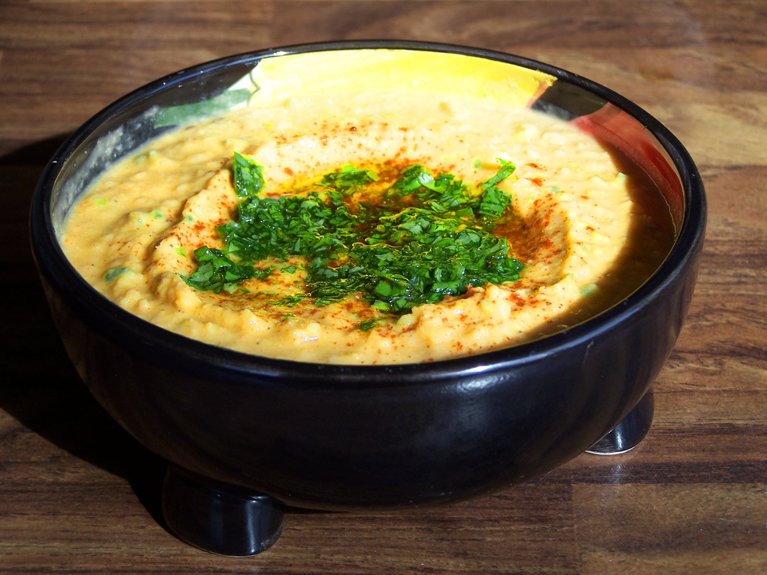 How to enjoy hummus